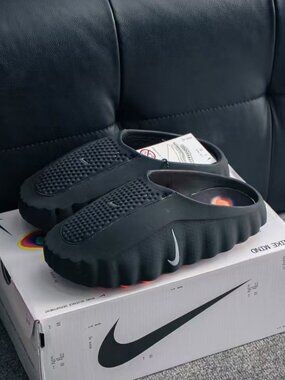 Nike Mind 001 Black Slip-On Recovery Slide Sandals